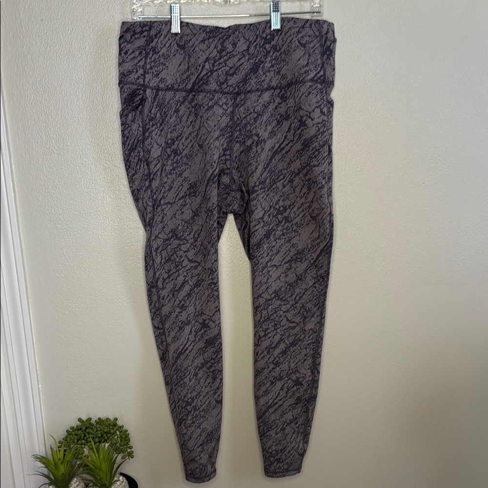 Women’s XL All in Motion Purple Patterned Leggings